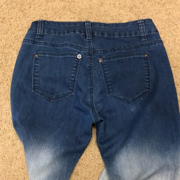 2 toned denim 2B Bebe jeans 💙 - Picture 3 of 5